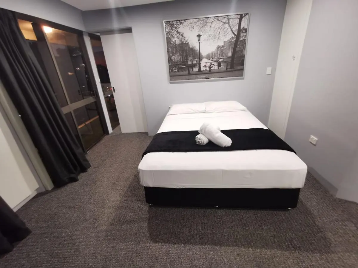 Surfers Holiday Apartments Gold Coast